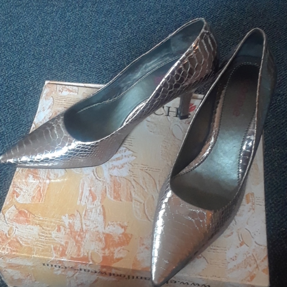 Women's Embellish Design Dress Style Pumps